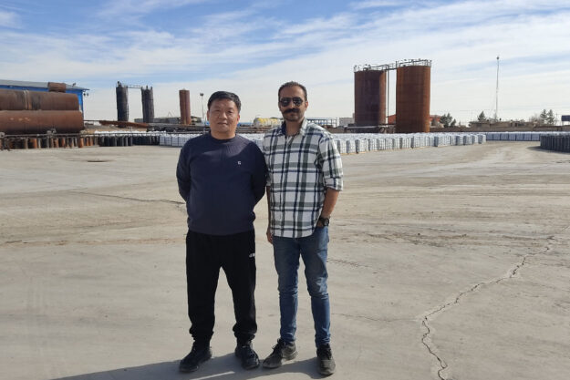 Chinies Tourist in Iran-Isfahan with Alireza Damadzadeh the certified tourguide for the business tour