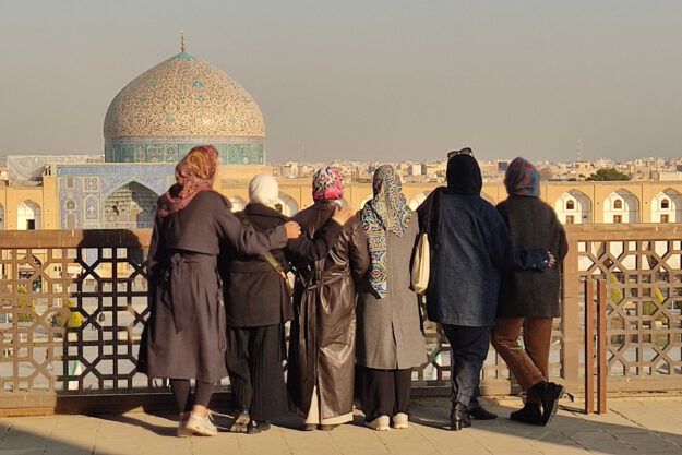 Kuwaiti Ladies Tourists in Iran with Alireza Damadzadeh the certified tourguide