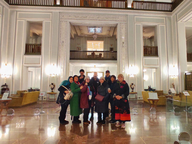 Kuwaiti Family Tourists in Iran with Alireza Damadzadeh the certified tourguide