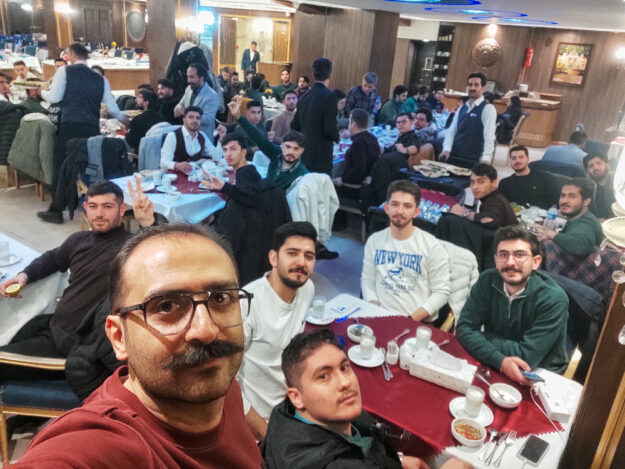 Iranian Students from Ardabil in Isfahan with Alireza Damadzadeh the certified tourguide